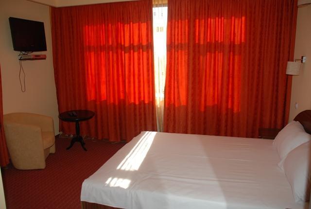 Hotel Coliseum Calafat Oda fotoğraf